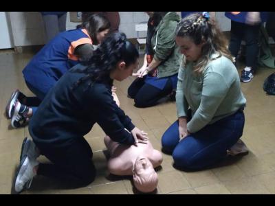 Servicios  Capacitaciones de RCP y primeros auxilios
