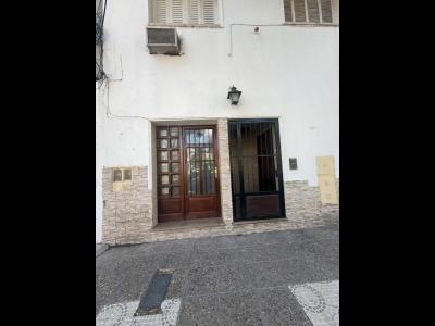 Departamentos Venta Santiago Del Estero  PH en calle Absal�n Rojas.  Local Comercial   Casa   Depto de 2 dormitorios.
